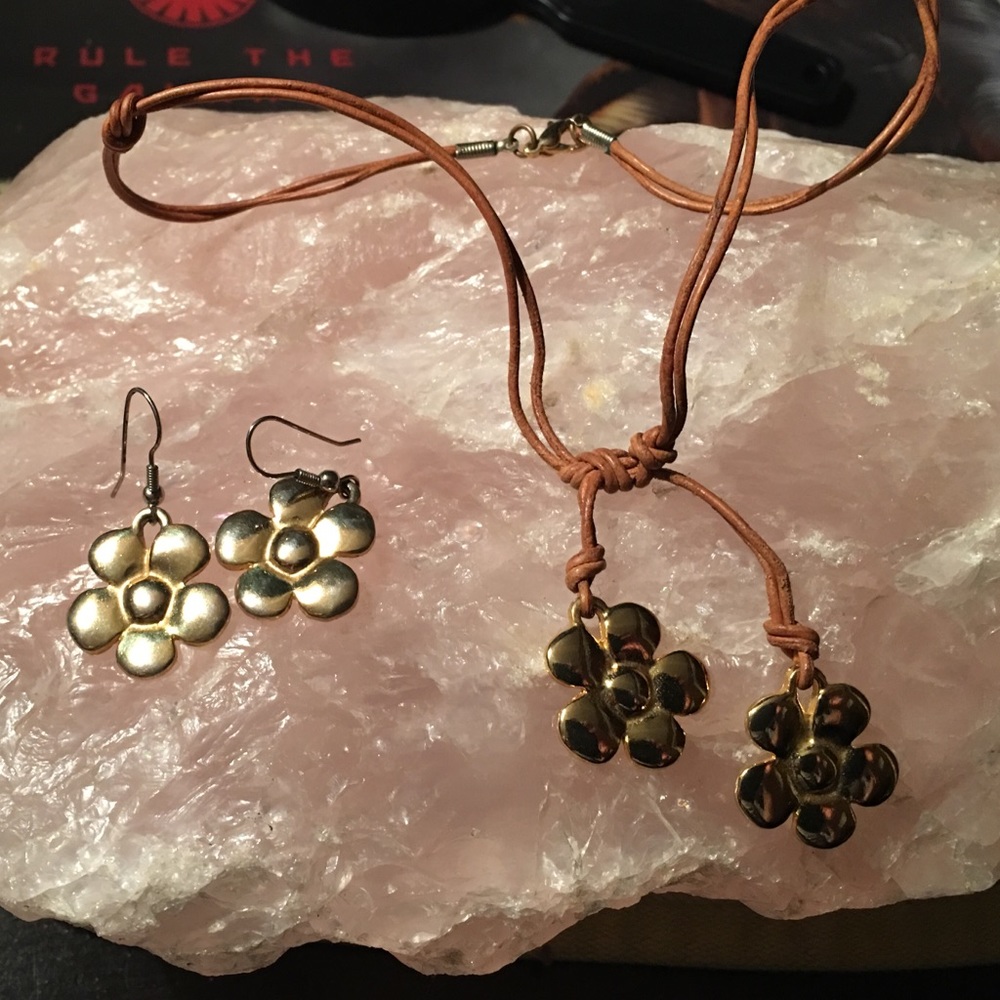 Choker with matching earrings