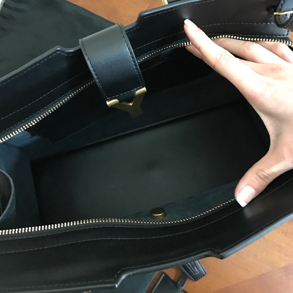 SOLD YSL Large Classic Y Cabas Bag - Picture 3 of 8