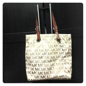 Michael Kors bag - Make an offer 🎉