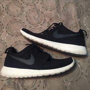 Nike roshe ✨LAST CHANCE✨