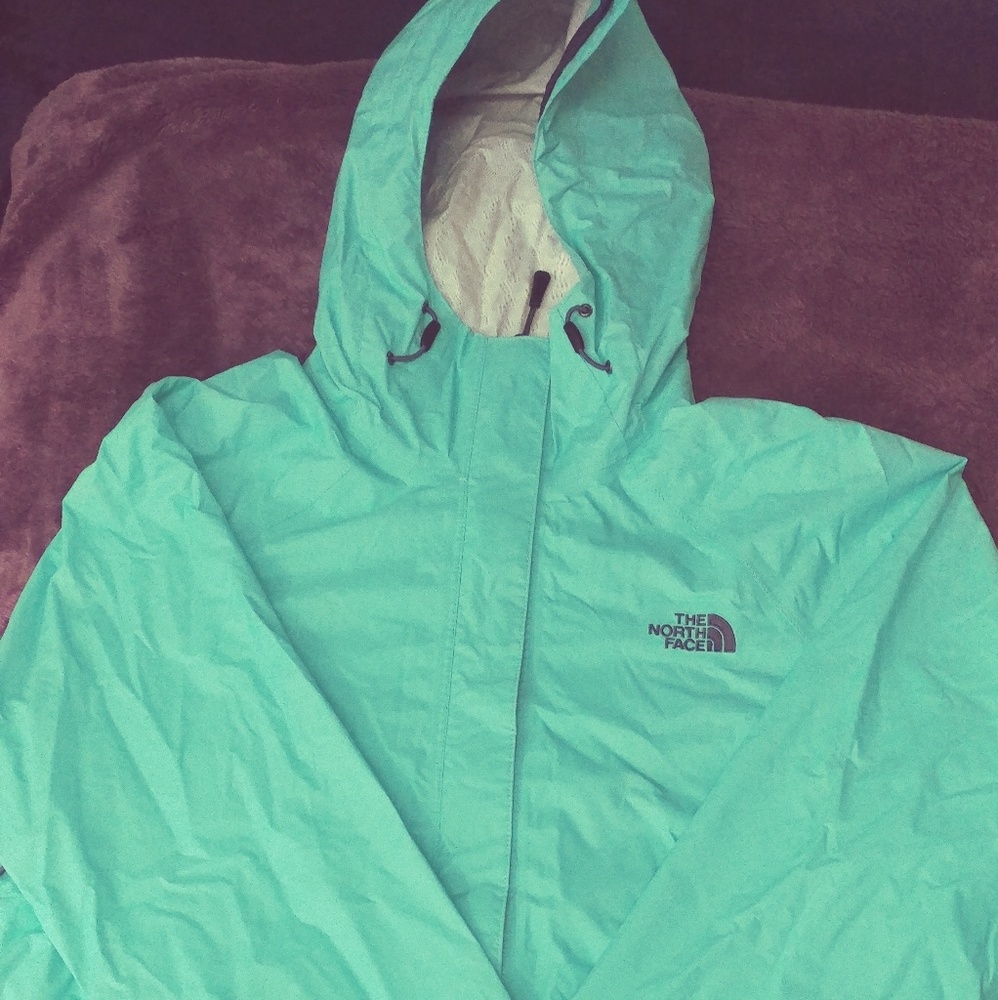 Aquamarine teal the northface venture wind breaker