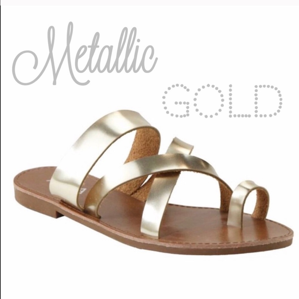 LAST PAIR! Metallic Gold Sandals - Picture 3 of 4