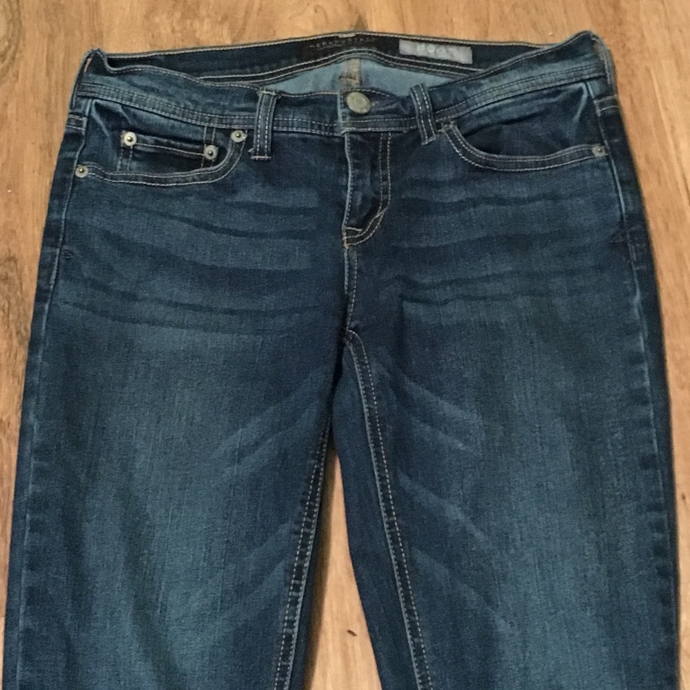Aeropostale boot cut jeans. Lightly used:)