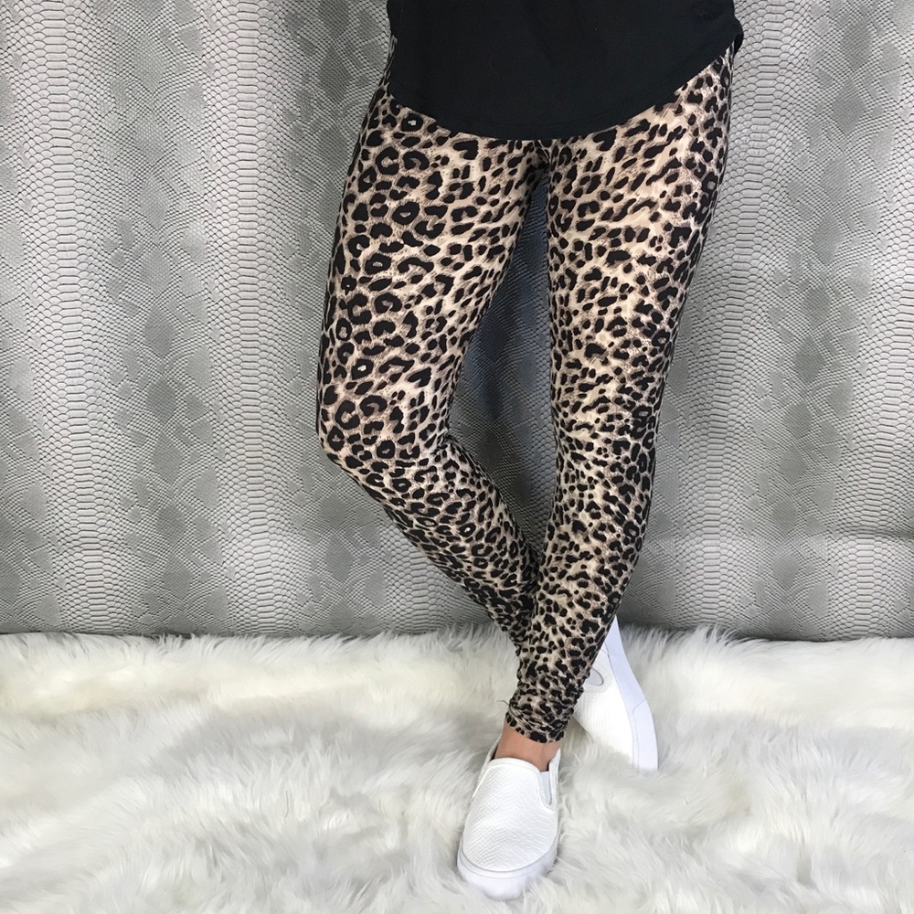 Black brown cheetah butter soft leggings - Picture 2 of 8