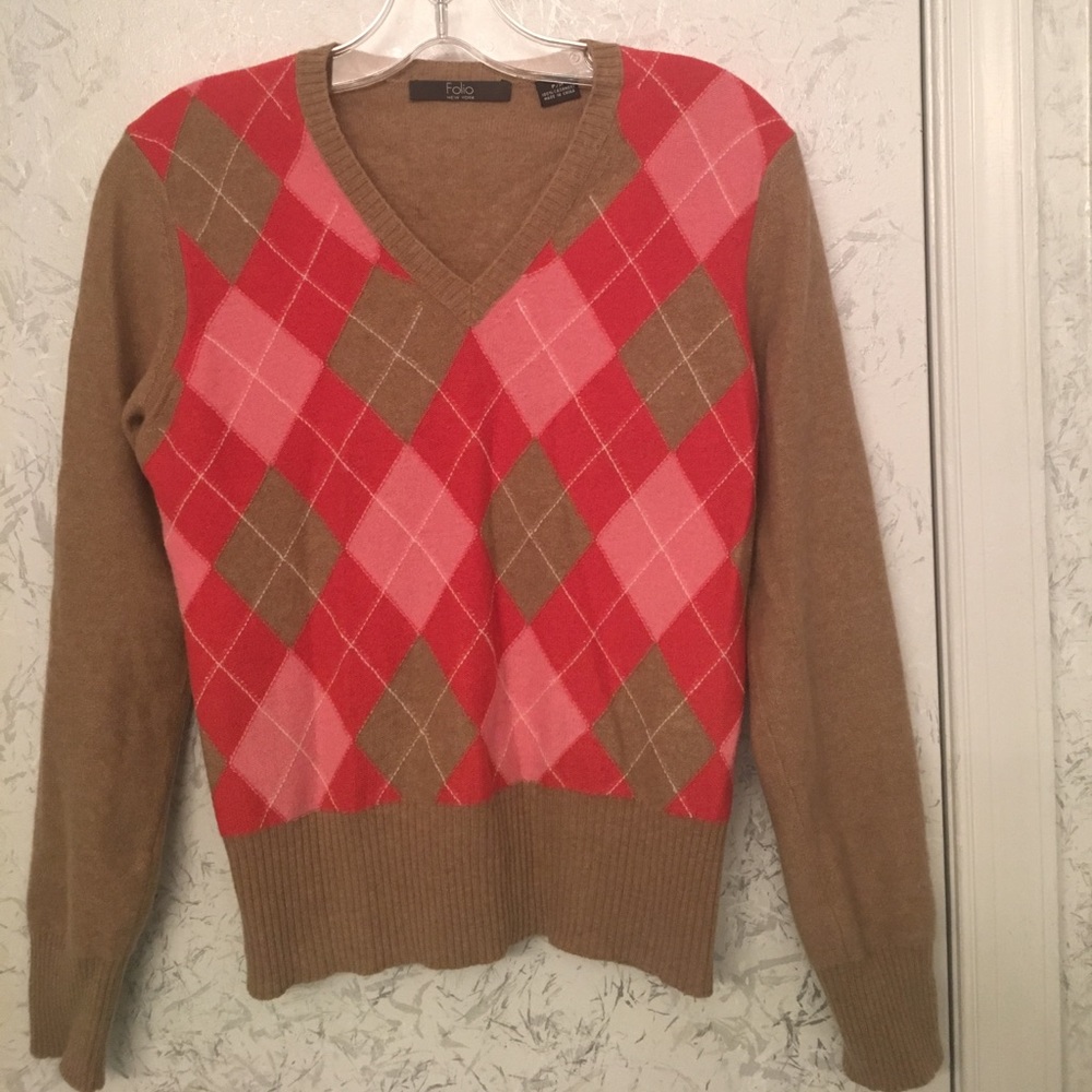 SALE. 100% cashmere sweater. Super soft