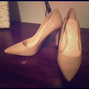 Nude Jessica Simpson heels