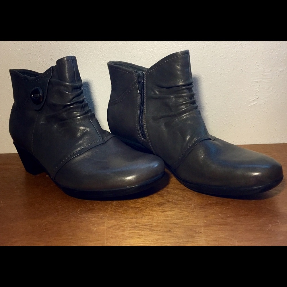 GRAY WOMEN’S BOOTIES SZ 8W NWT