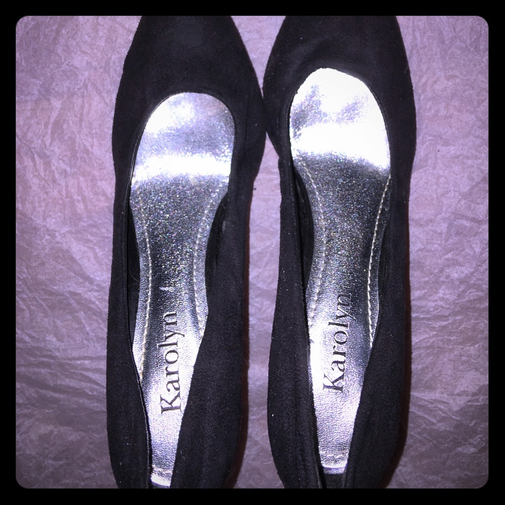 Karolyn Black Faux Suede Pumps