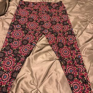 LuLaRoe TC leggings!