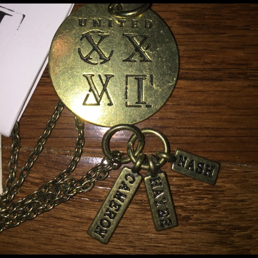 MAGCON LIMITED EDITION NWT necklace