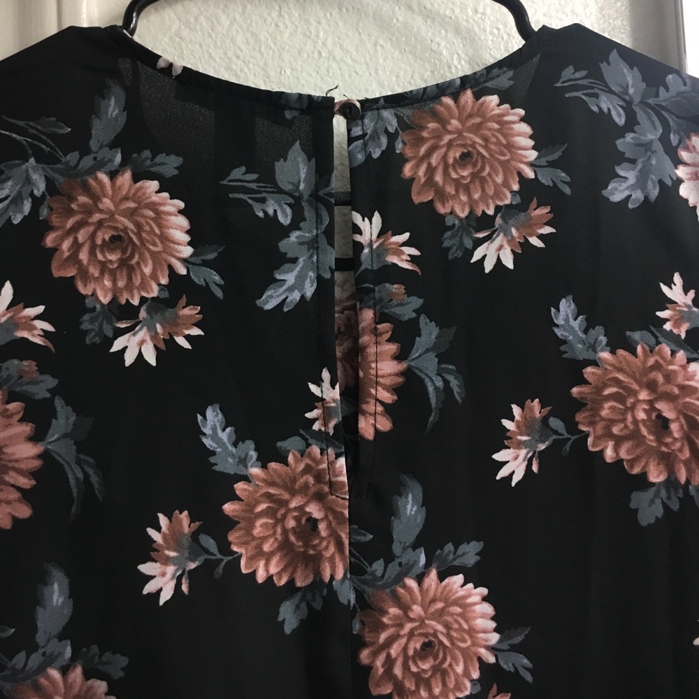 Black long sleeve dress with lilac flowers - Picture 3 of 4