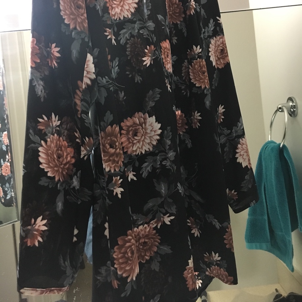 Black long sleeve dress with lilac flowers - Picture 4 of 4