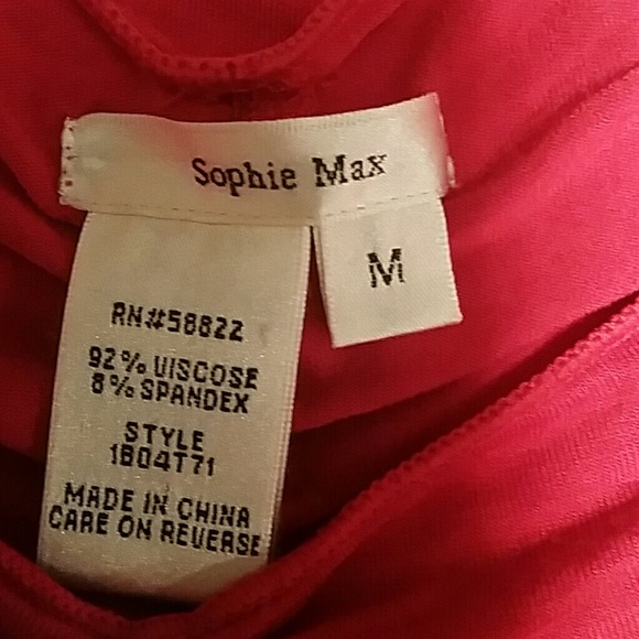 Ladies red top - Picture 2 of 2