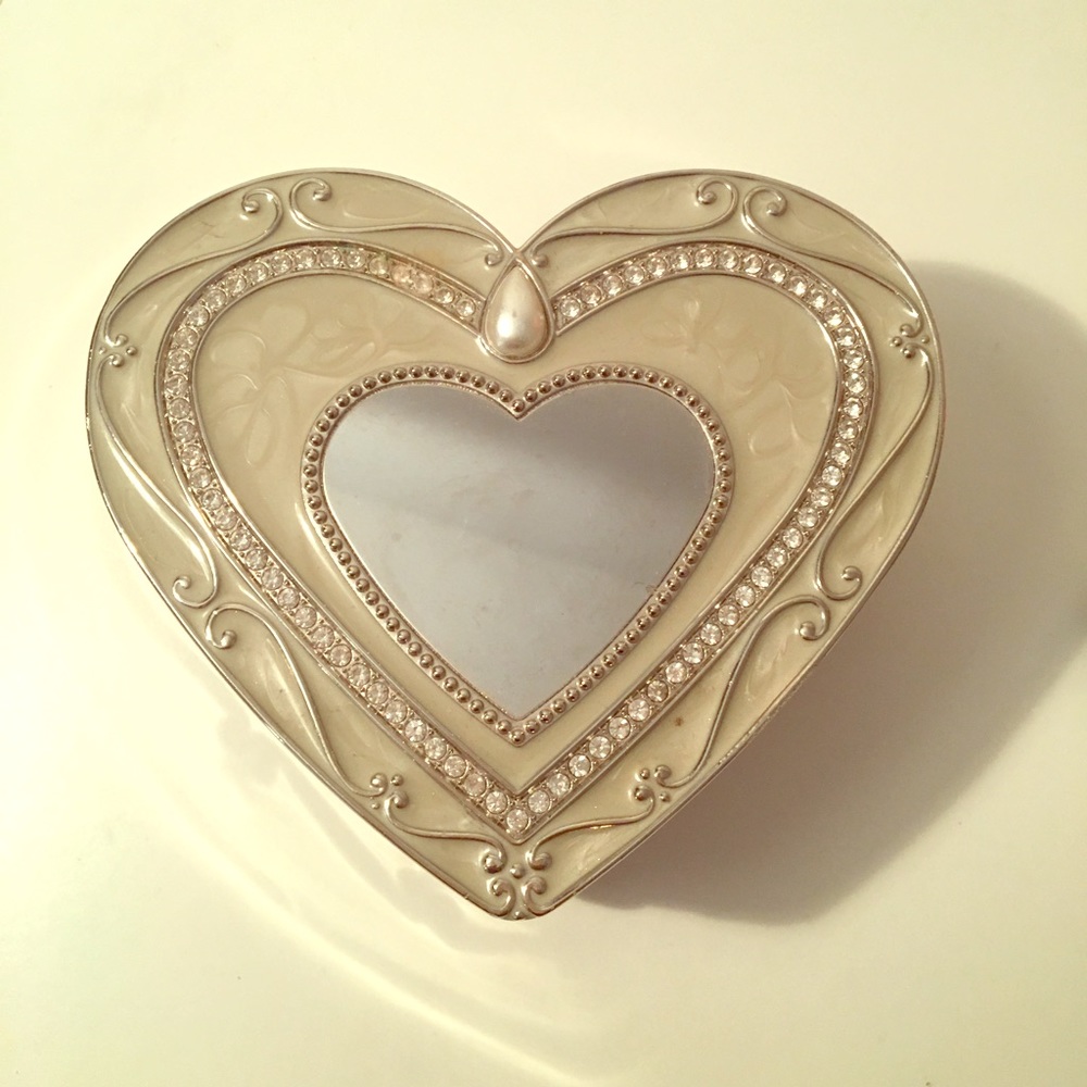 Heart shaped jewelry box