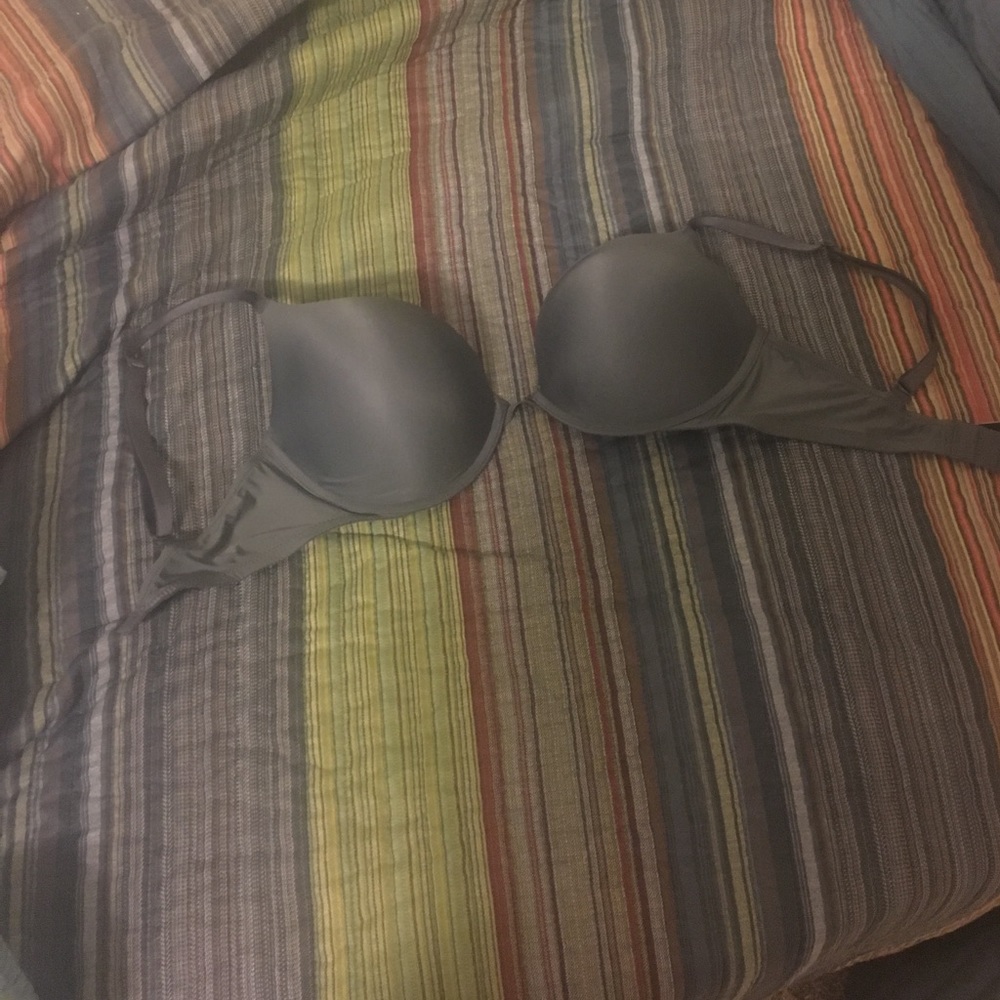 New with out tags VS 34DD bra