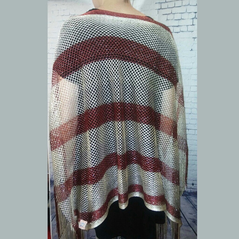 Poncho - Picture 2 of 3