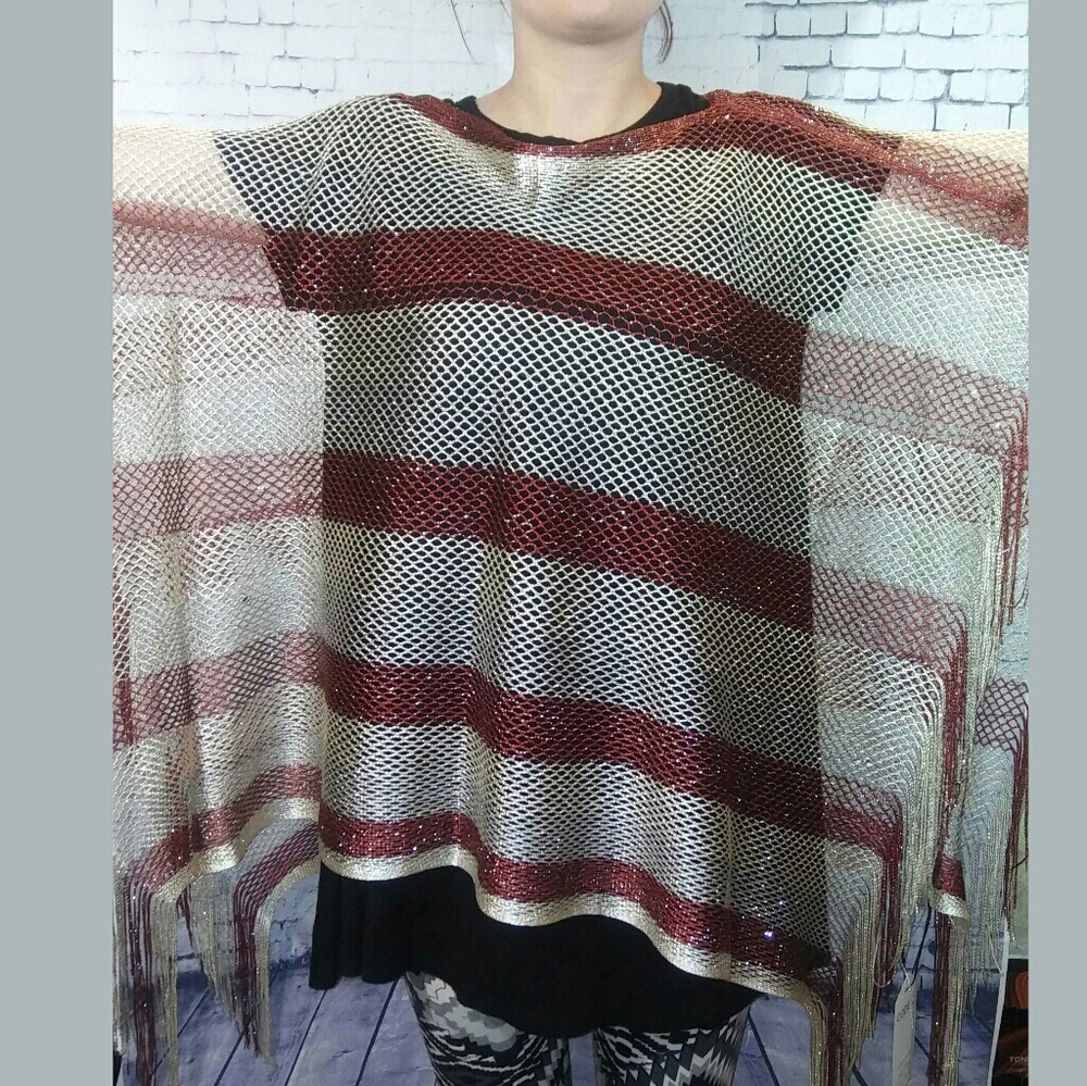 Poncho - Picture 3 of 3