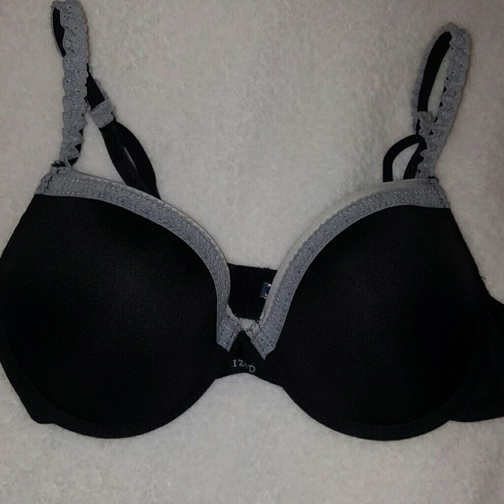 NWOT Izod Black Bra w/ Lace detail