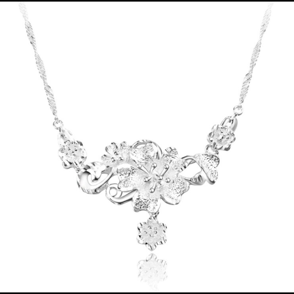 Sterling Silver Flower Pendant Necklace