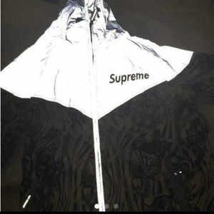 Supreme wind breaker