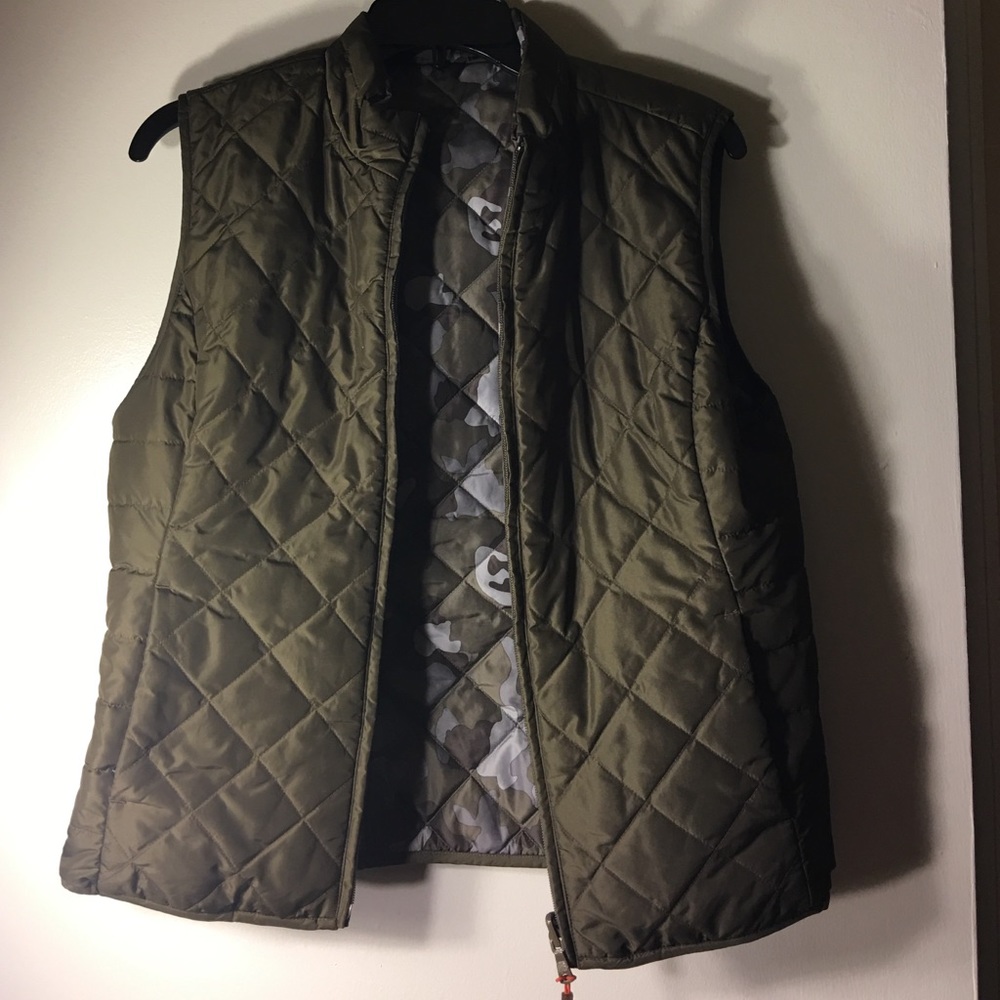 Reversible camp and hunter green vest