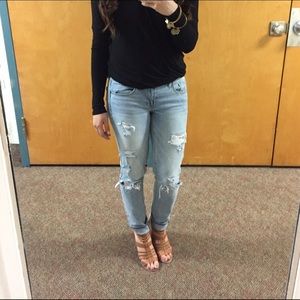 American Eagle Light Wash Distressed Jeans