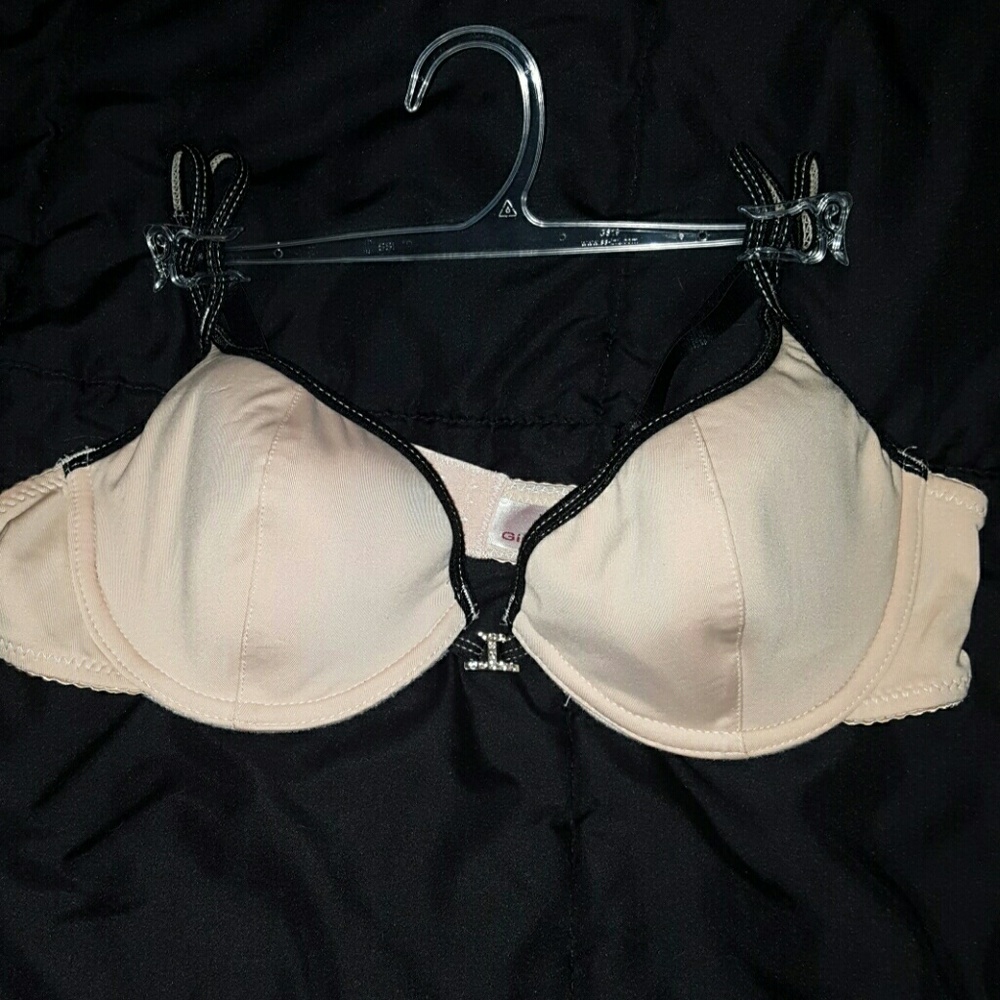 NWOT Gina Vior Detailed Nude Bra 36C