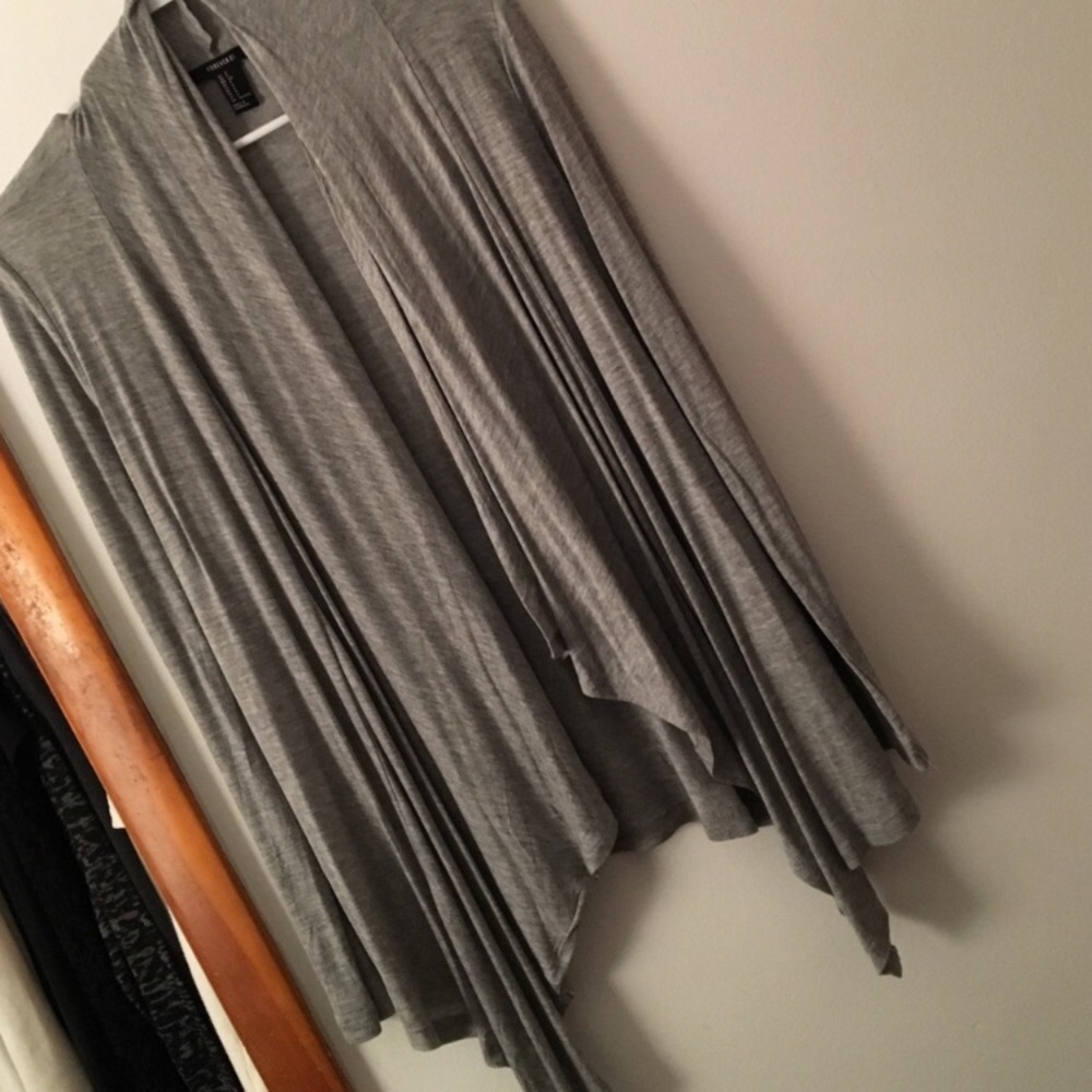 FOREVER 21 GREY CARDIGAN