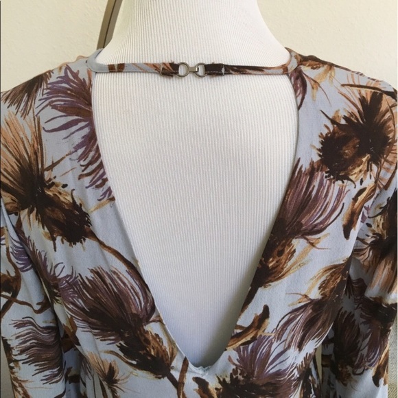 Kimchi Blue Bell Sleeve Keyhole Shift Mini Dress - Picture 6 of 7