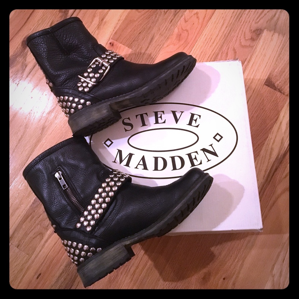 Steve Madden "Fraankie" Black Moto Booties, size 6