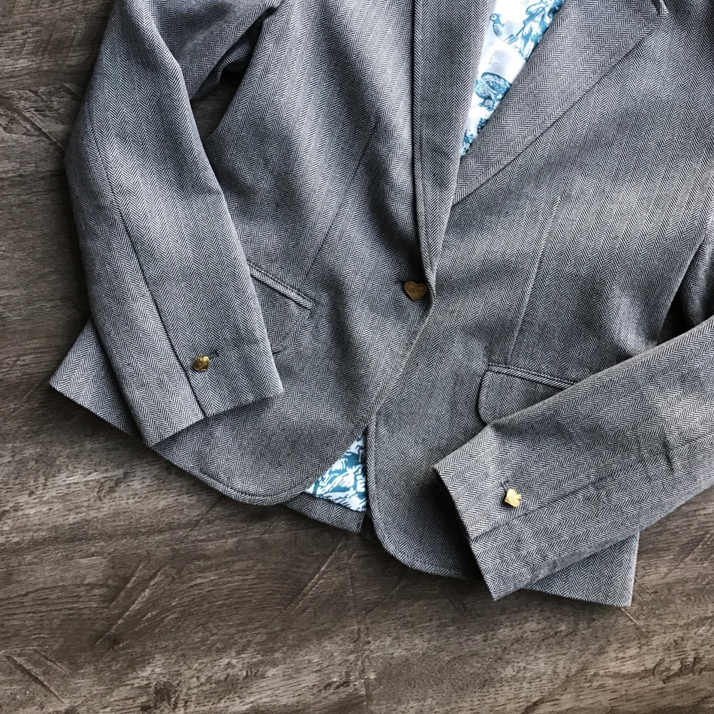 ⬇️VERA WANG PRINCESS - Gray Blazer!