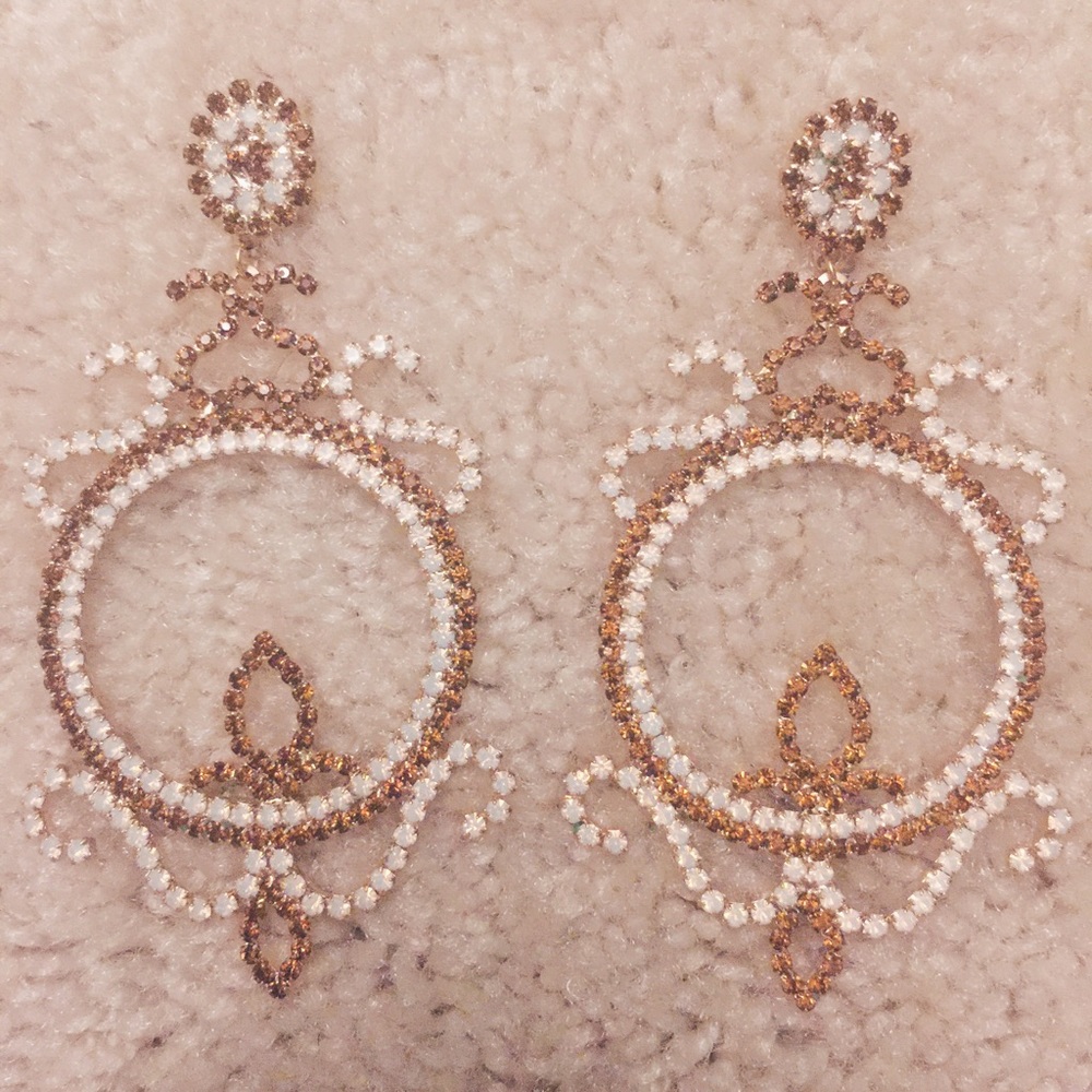 Gold and white earring