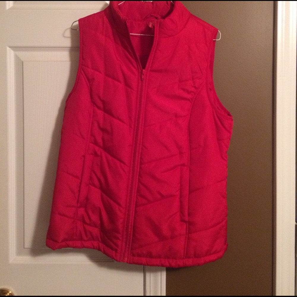 Red puffer vest. Only worn once!!!