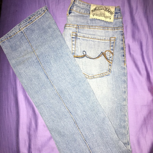 Light washed Angel Jeans - Picture 5 of 8