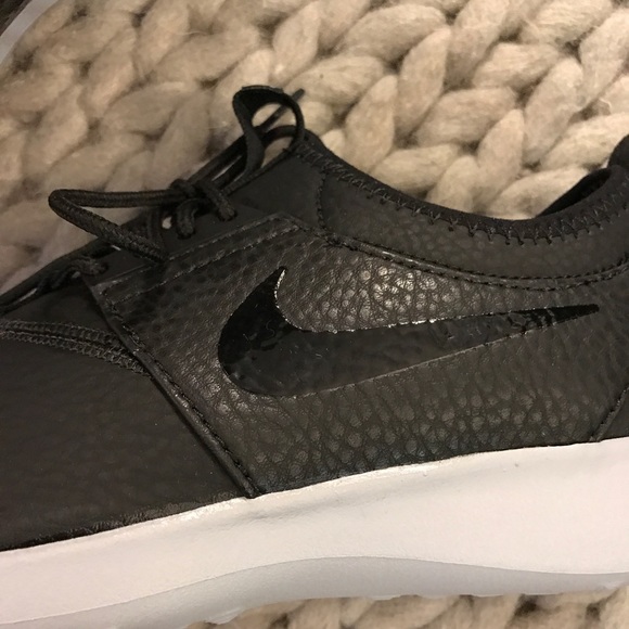 Nike Juvenate Premium Sneakers - Picture 4 of 6