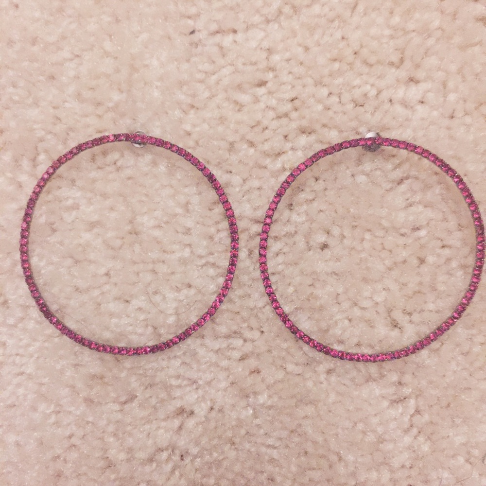 Pink round earring