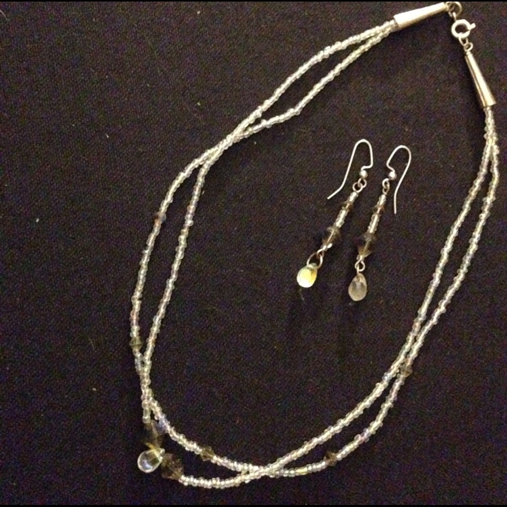 Necklace earrings