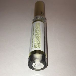 OOOPS REMOVER FOR 18 HOUR LIPSTICK LIPSENSE