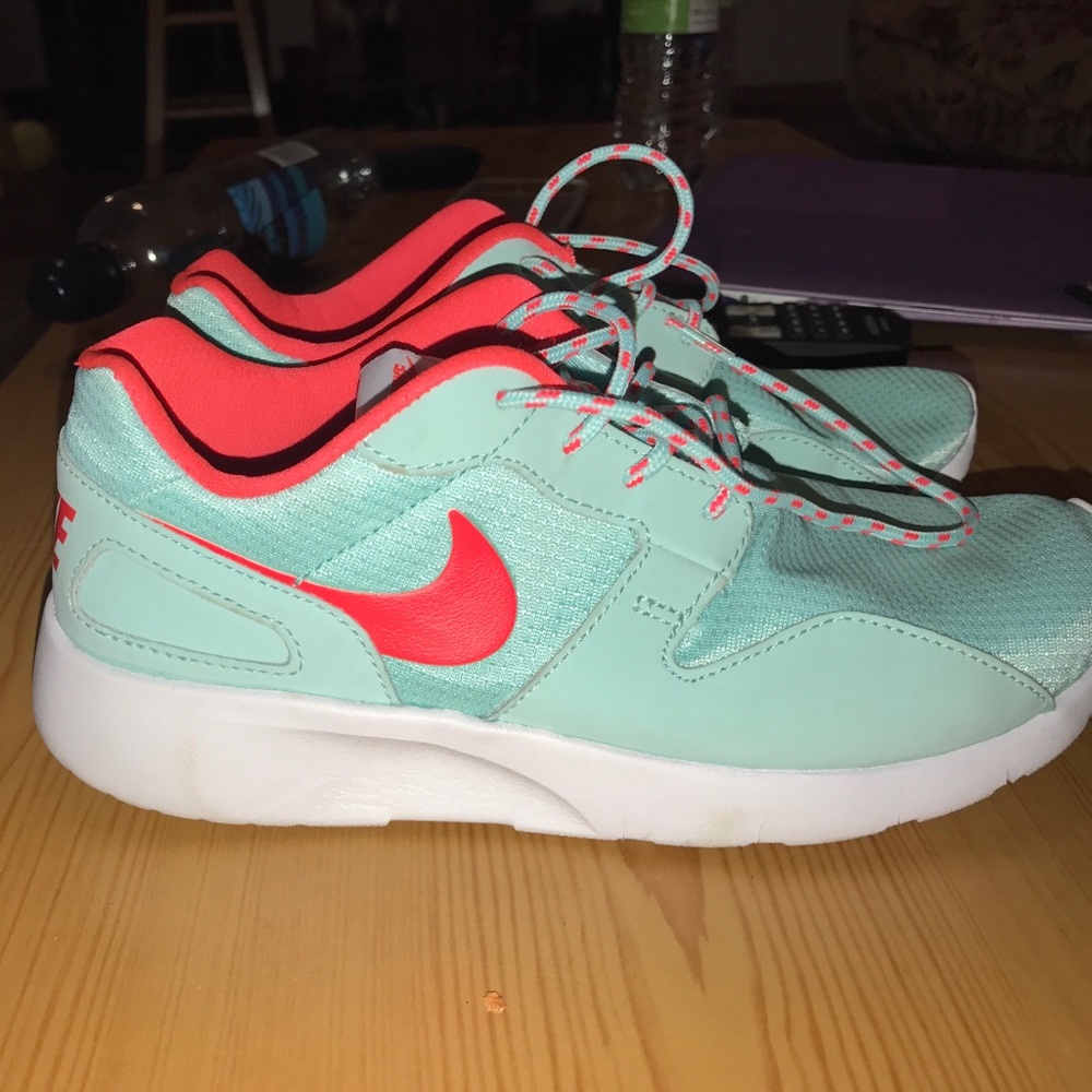 Nike shoe's