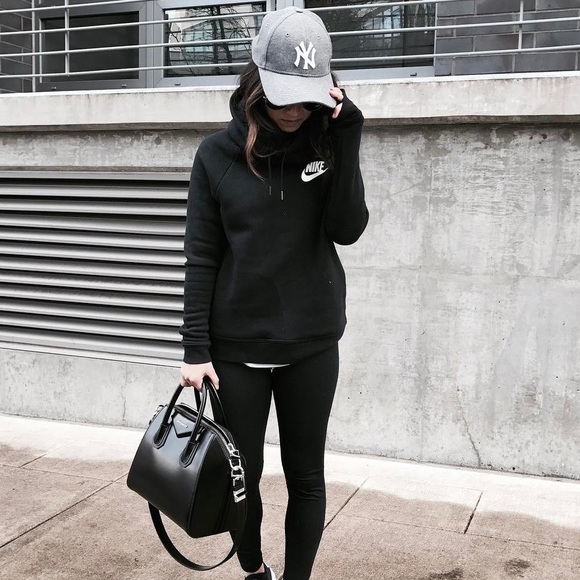 Nike Tops - Nike Funnel Neck Hoodie