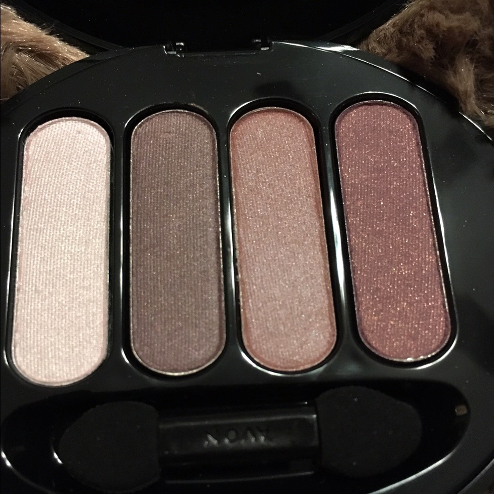 Avon True Color Eyeshadow Quad - Romantic Mauves - Picture 3 of 4