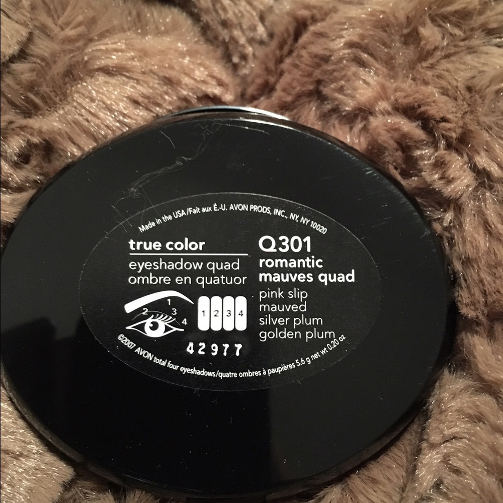 Avon True Color Eyeshadow Quad - Romantic Mauves - Picture 4 of 4
