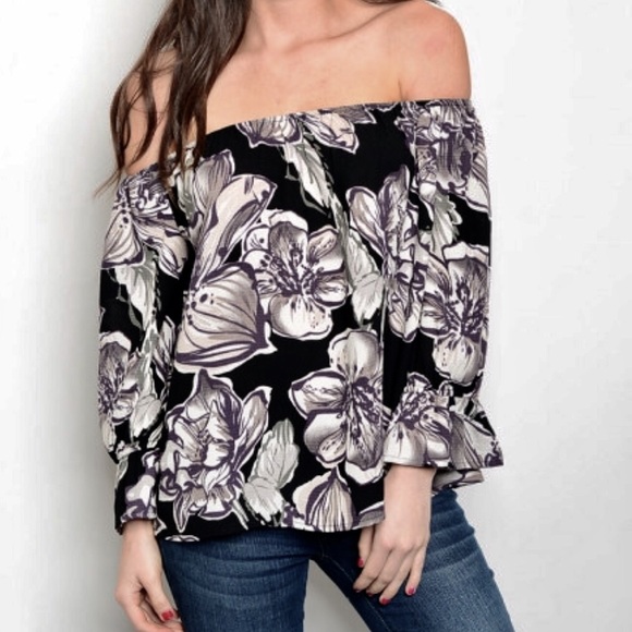 Boutique Tops - 💋BLACK FLORAL COLD SHOULDER TOP-S-M-L