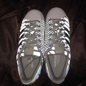 Lightly Worn Xeno Superstars