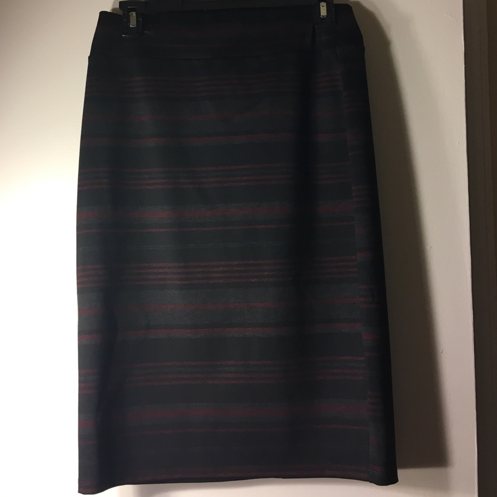 Black and ten pencil skirt