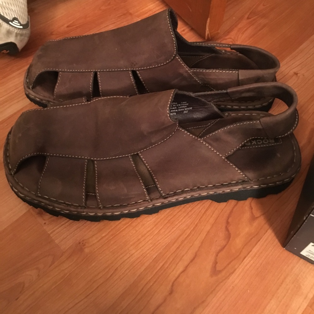 Rockport never worn, make an offer!
