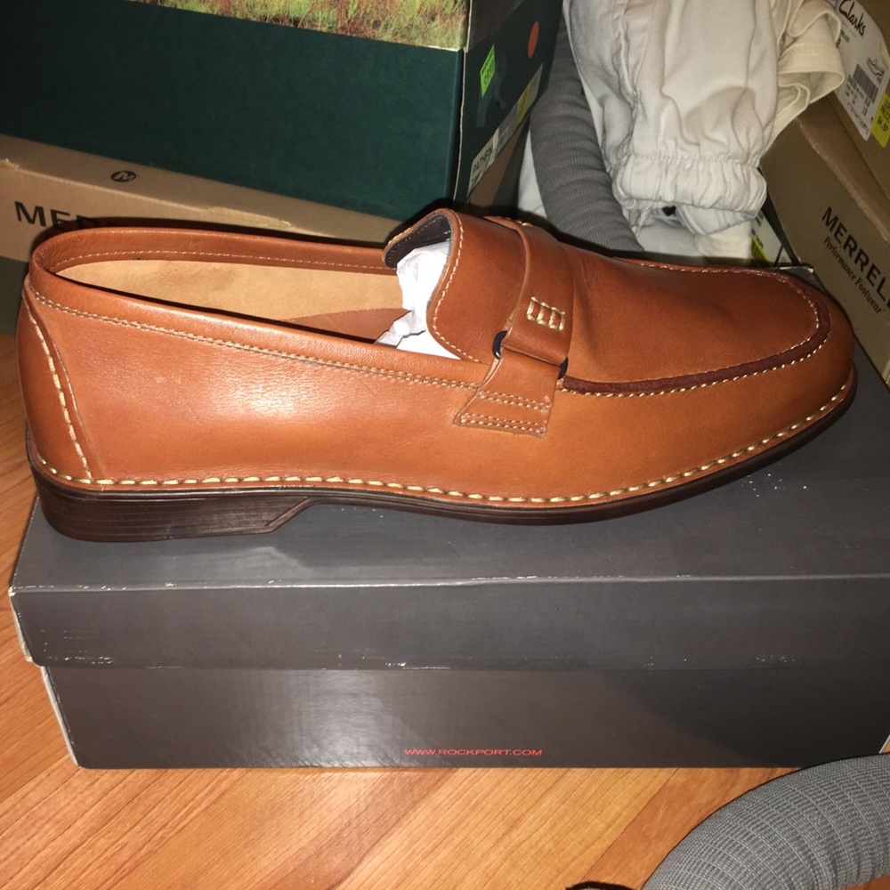 Rockport never worn, make an offer!