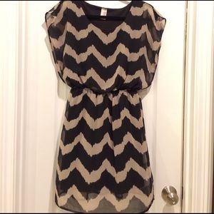 Francesca's Black and Tan chevron dress
