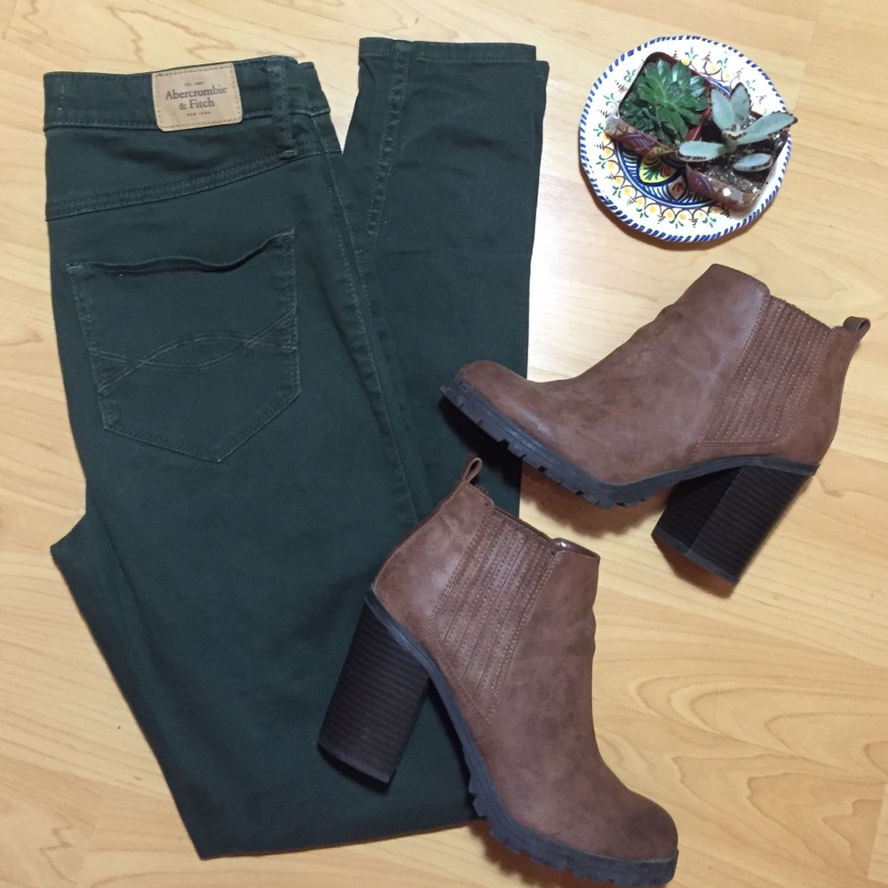 Abercrombie and Fitch olive green skinnys