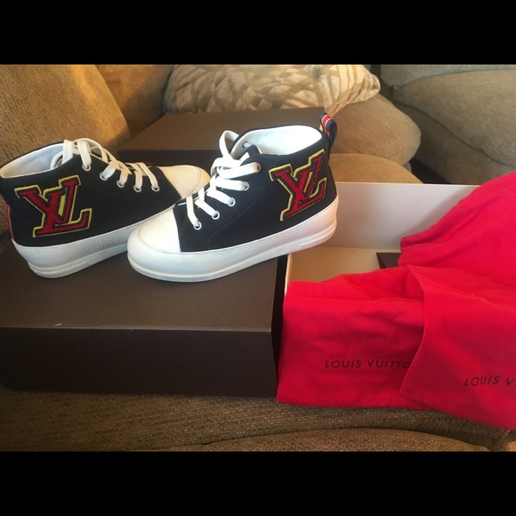 Kids authentic LV shoes!! - Picture 4 of 5
